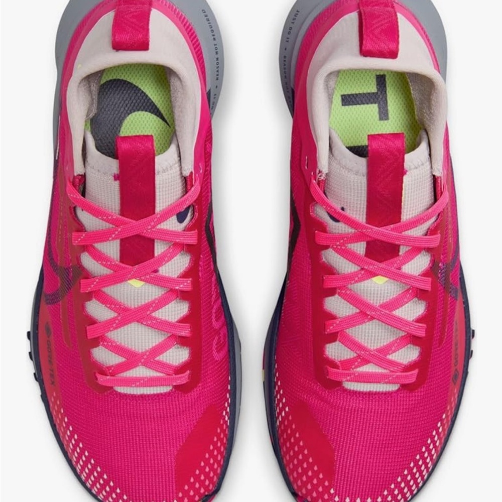 NEW NIKE Women's W React Pegasus Trail 4 GTX Running Shoes. NEVER BEEN WORN